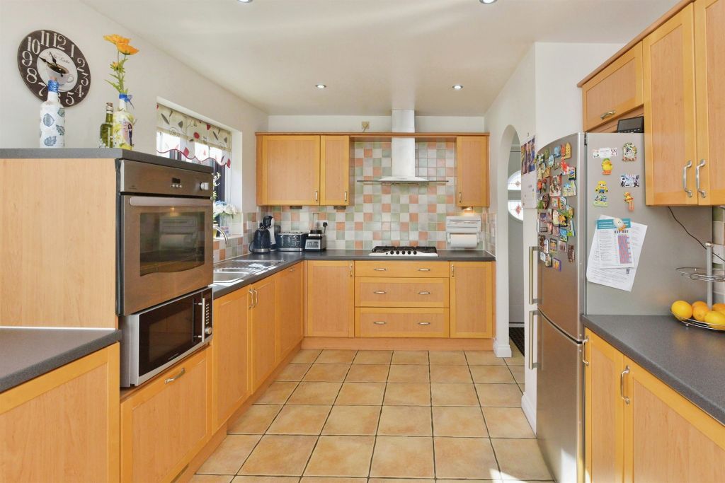 Property photo 2 of 17