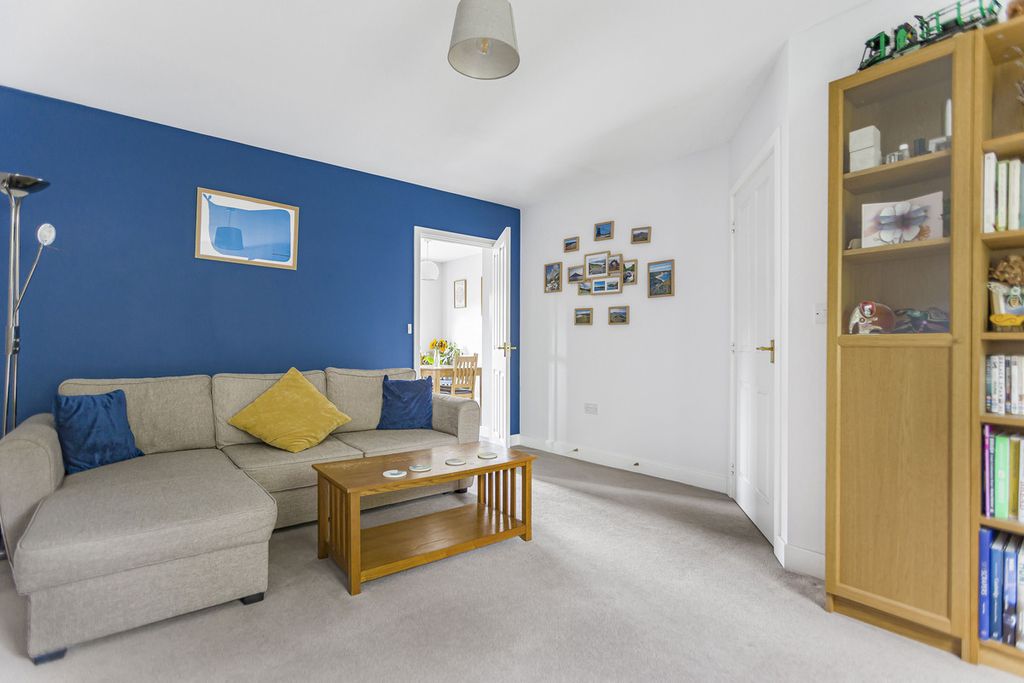 Property photo 3 of 19