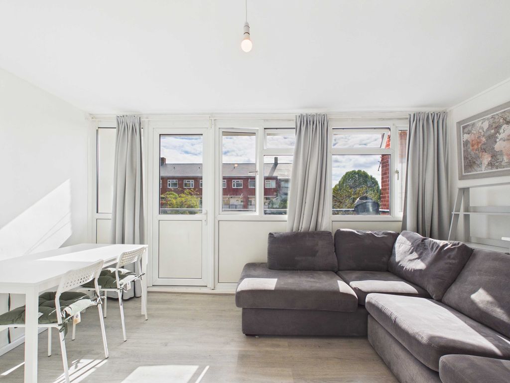 Property photo 1 of 17 Cam03741G0-Pr0209-Still002