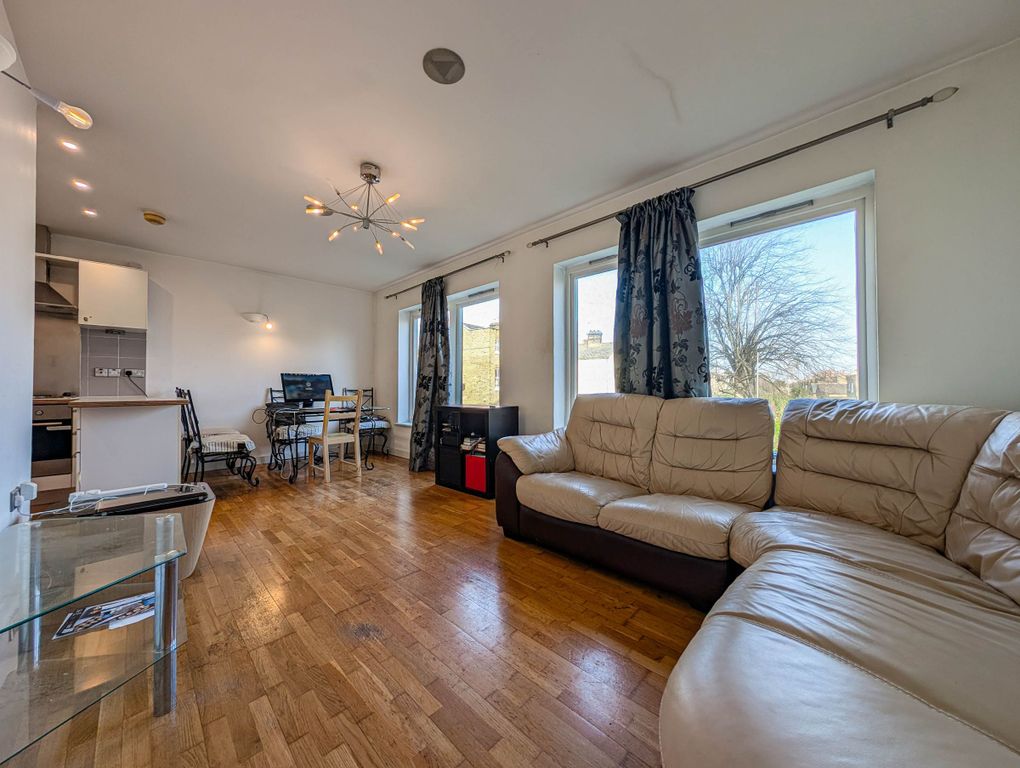 Property photo 3 of 12