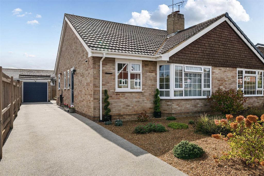 Property photo 1 of 13 External