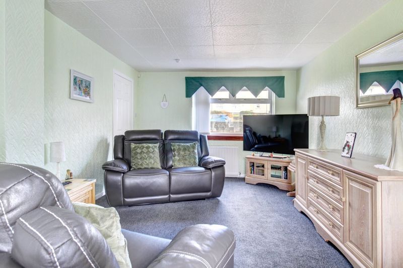 Property photo 3 of 24 Lounge