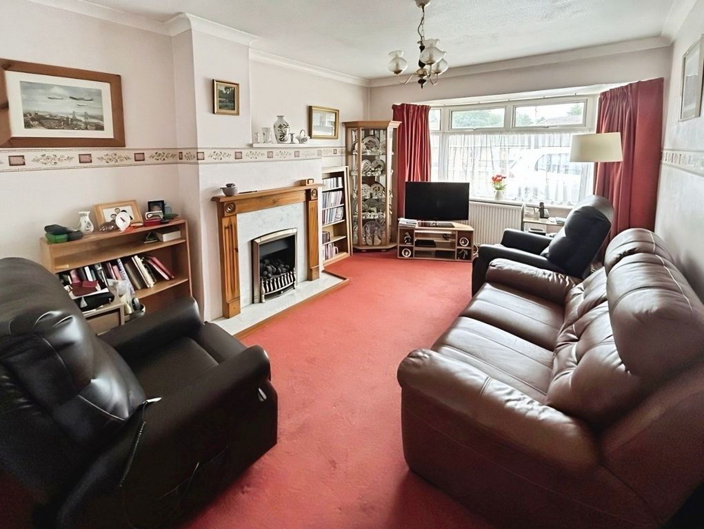 Property photo 2 of 9 Pbox-Living_Room-335584.Jpg
