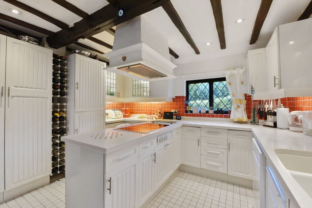 Property photo 3 of 19