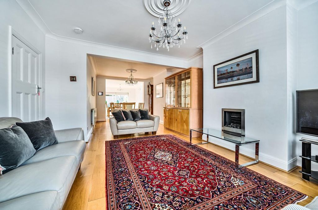 Property photo 3 of 25 1345107-12-68c024Ba9Adc9.Jpg