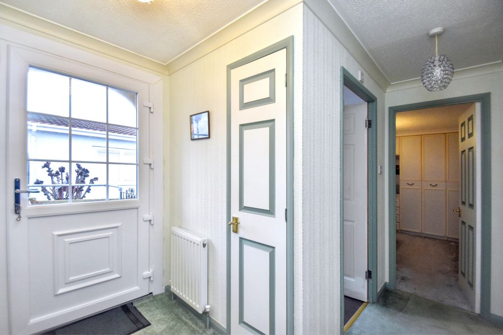 Property photo 2 of 17 Hallway