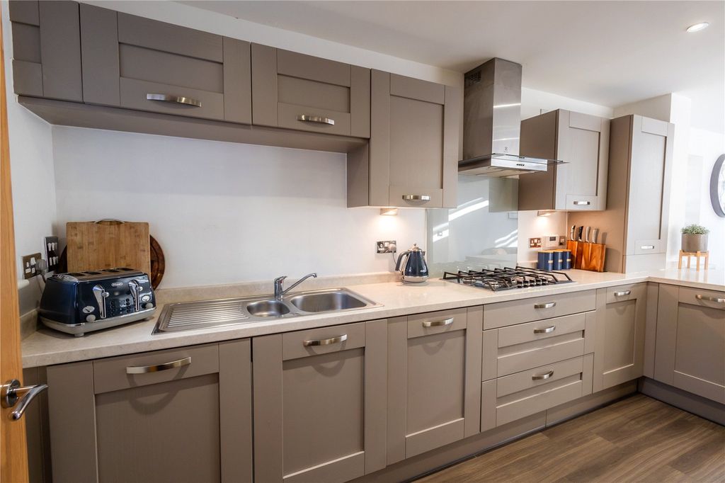 Property photo 3 of 33 Picture No. 06