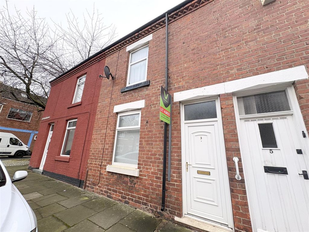 Property photo 1 of 11 Externally