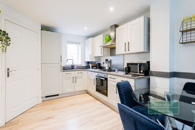 Property photo 2 of 17 Photo 4