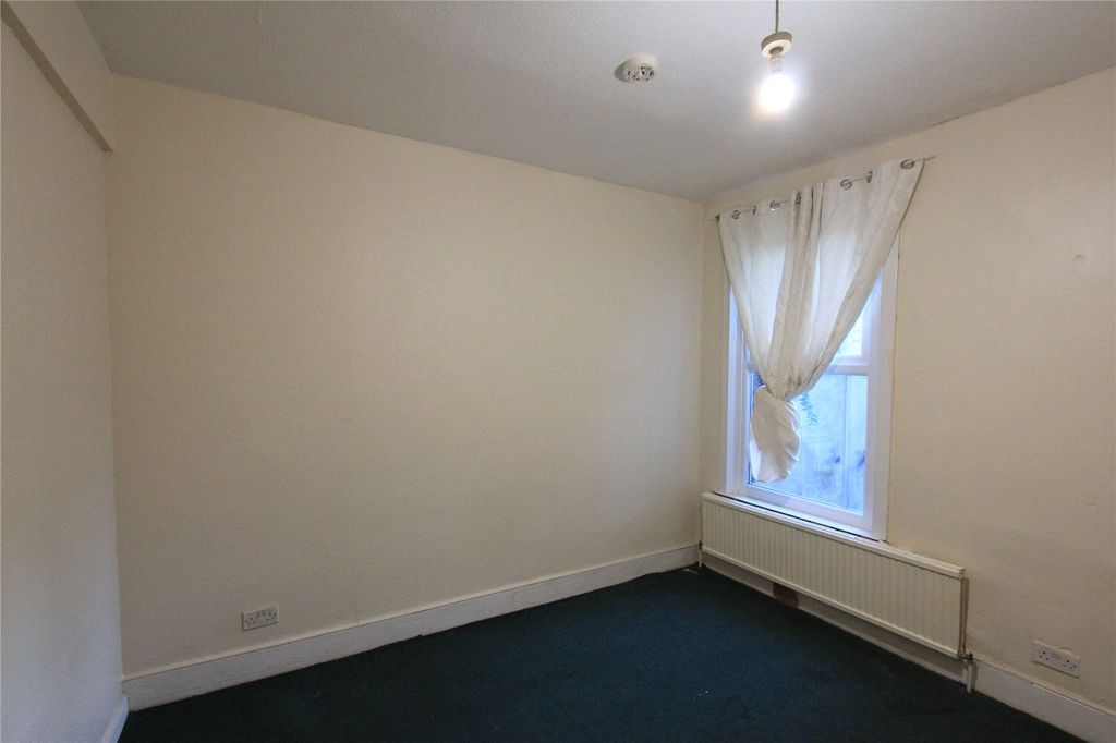 Property photo 3 of 11 Picture No. 12