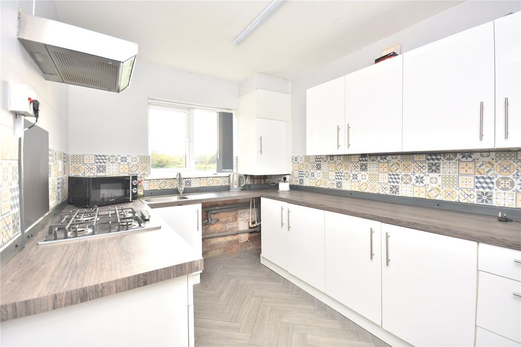 Property photo 3 of 17 Picture No. 11