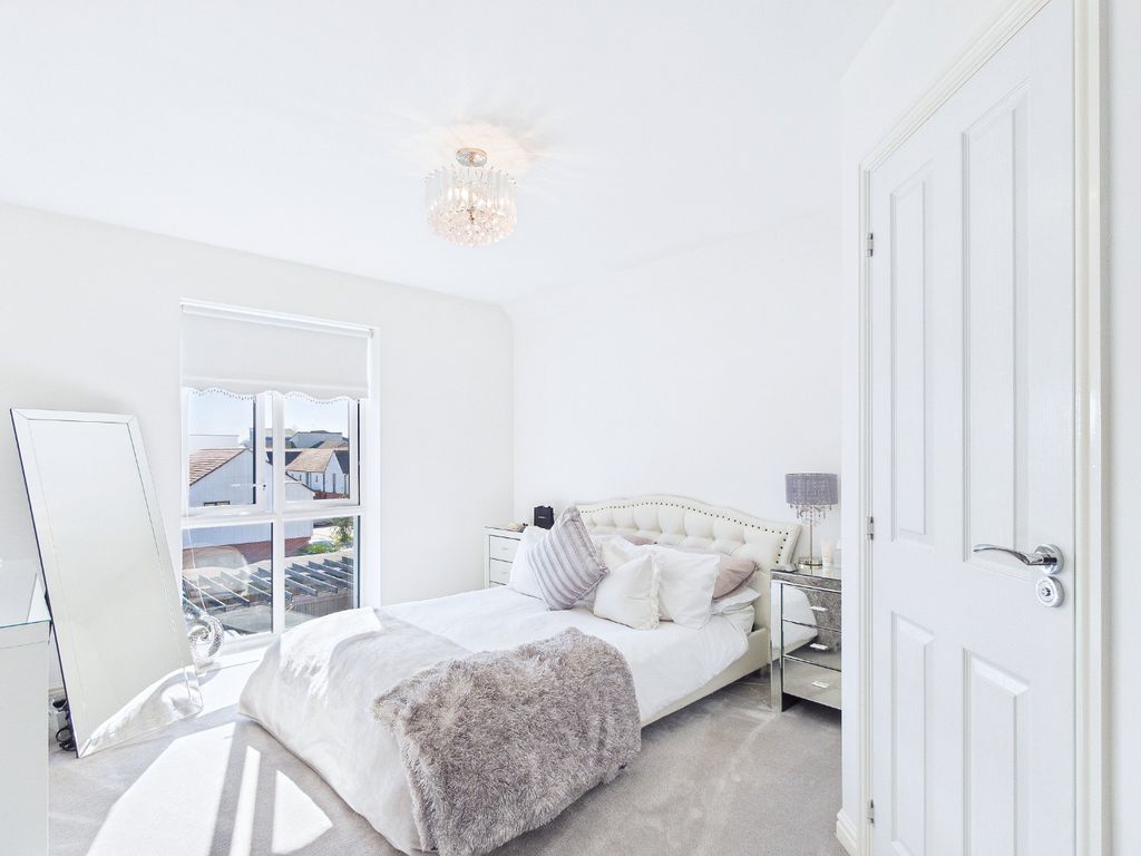 Property photo 3 of 14 3887416