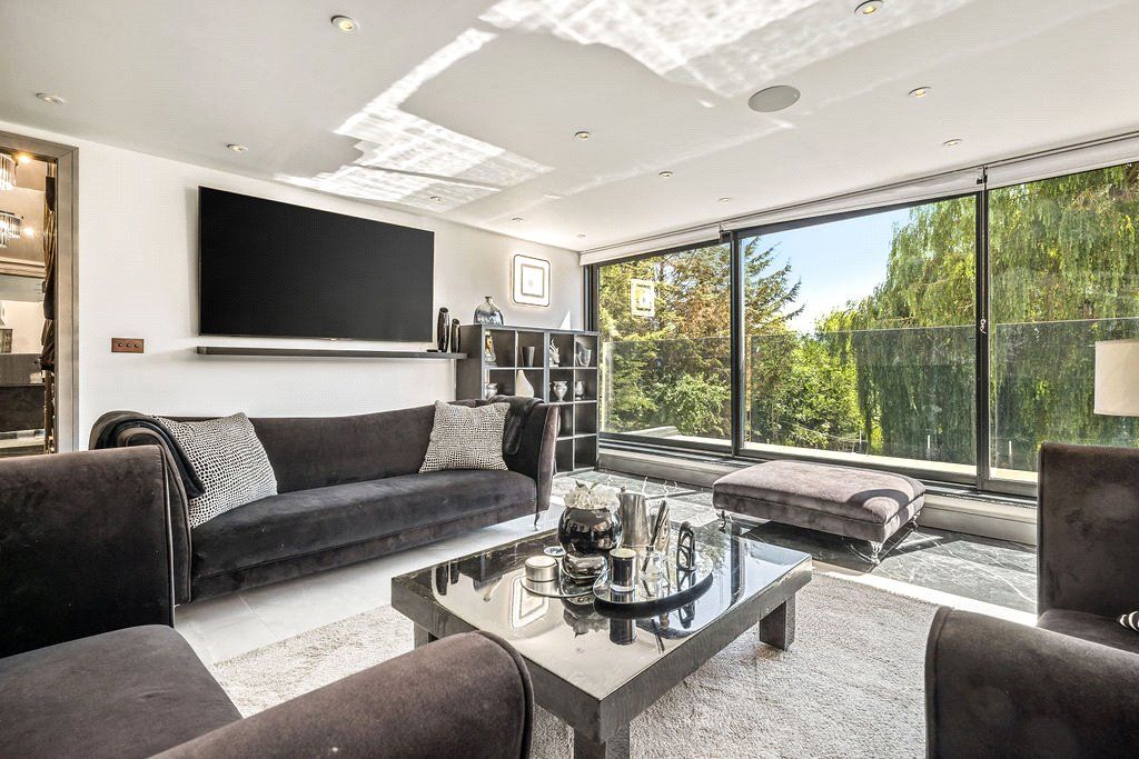Additional image 16 of 5 bed detached house to rentWaggon Road, Barnet EN4
