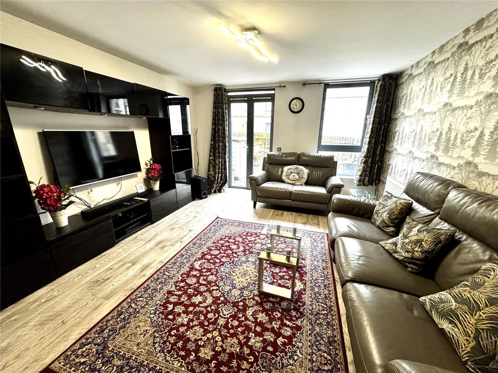 Property photo 2 of 10 Photo 2