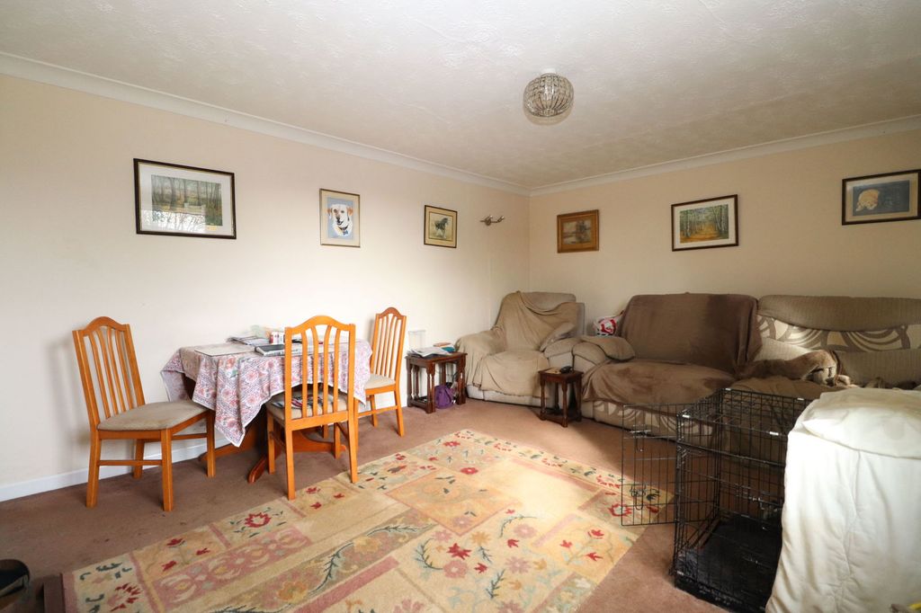 Property photo 3 of 12