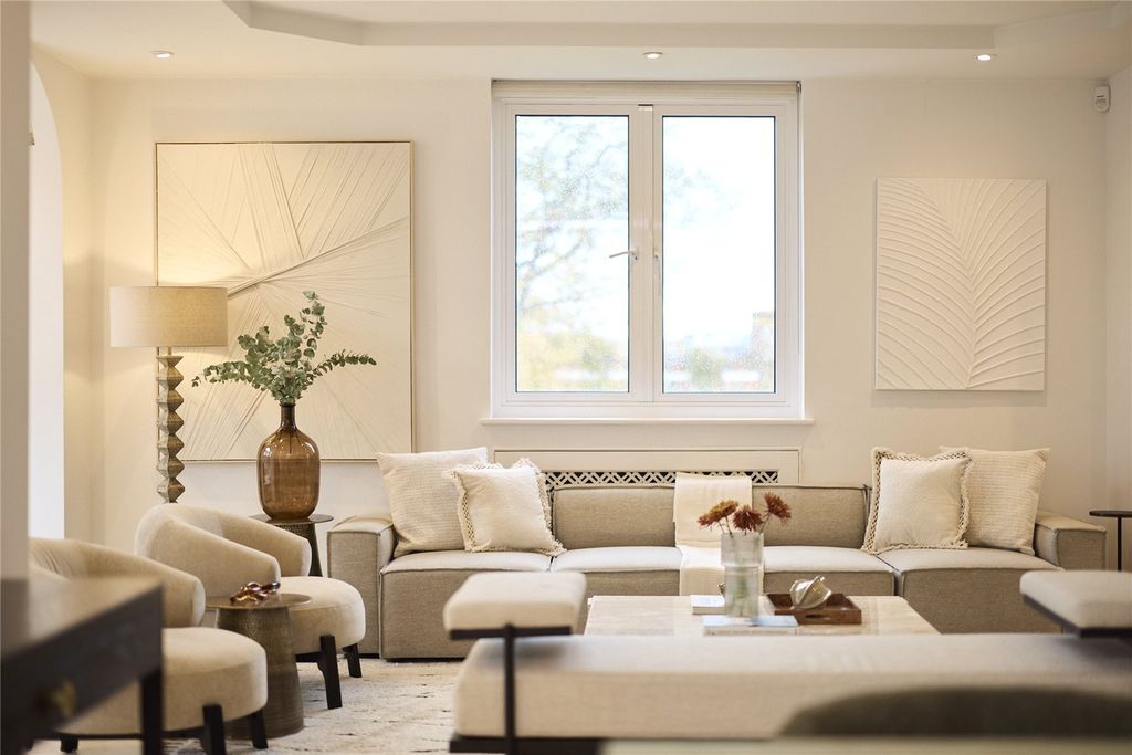 Property photo 3 of 32 Reception Room