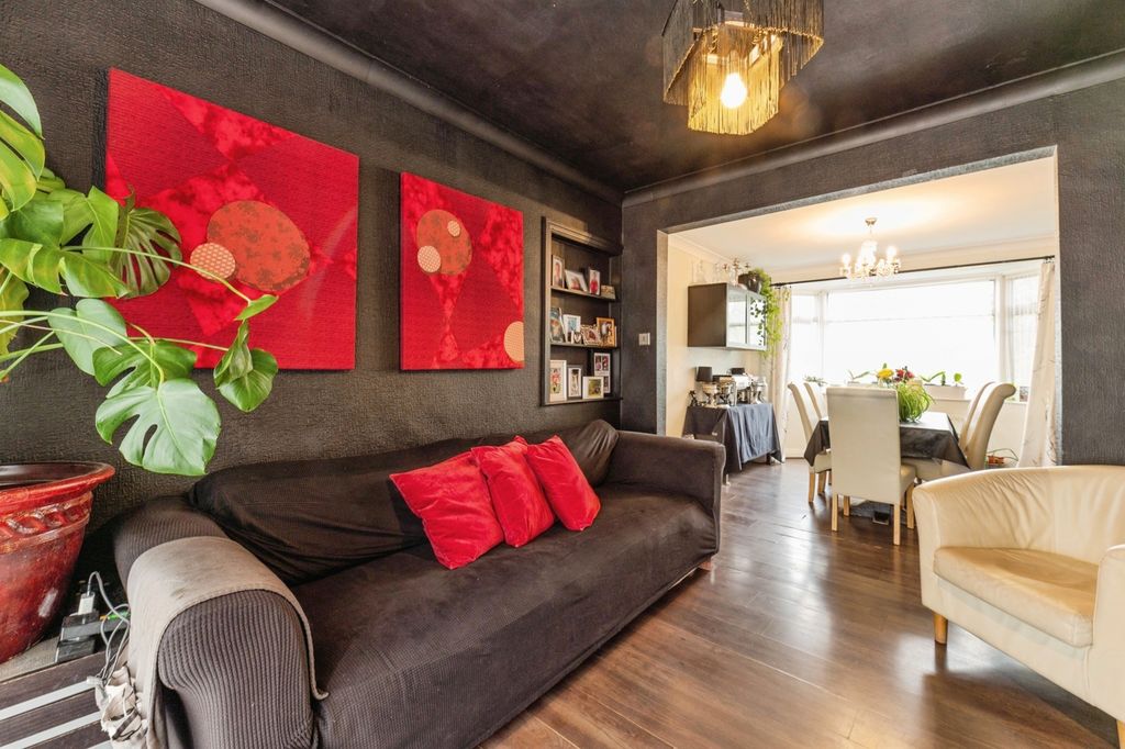 Property photo 2 of 14 Photo