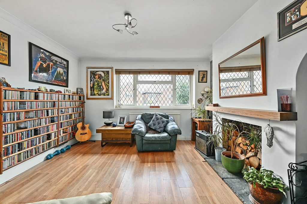 Property photo 2 of 12