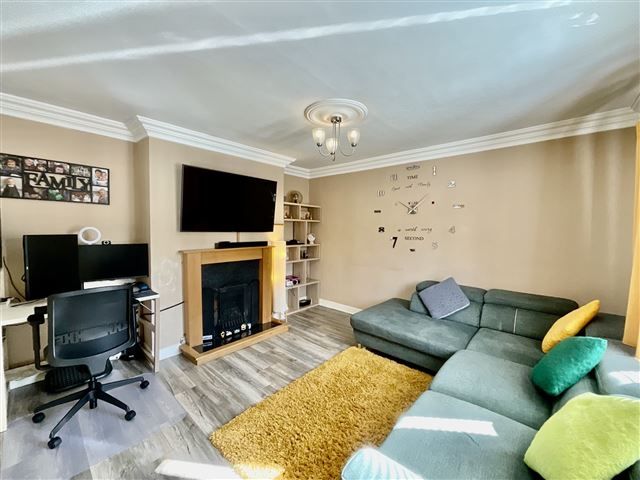 Property photo 2 of 21 Lounge