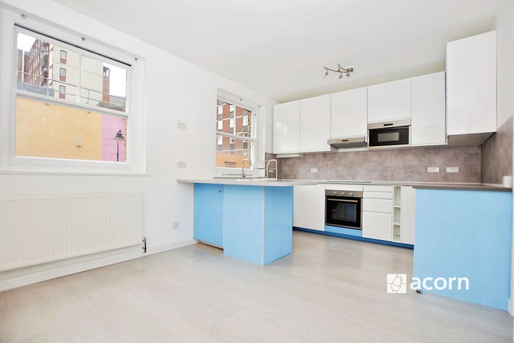 Property photo 2 of 11 Kitchen