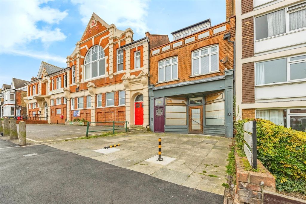 Property photo 3 of 30 2d53c34F-2X9A1707-Hdr.Jpg