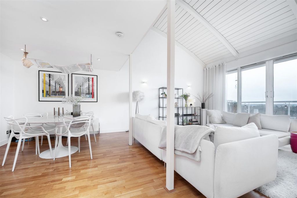 Property photo 3 of 13 P04 (26).Jpg