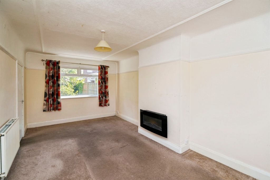 Property photo 3 of 17