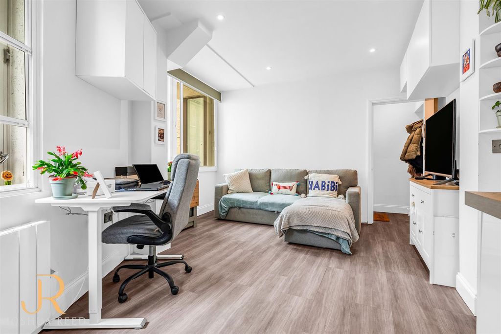 Property photo 2 of 9 Internal-4.Jpg