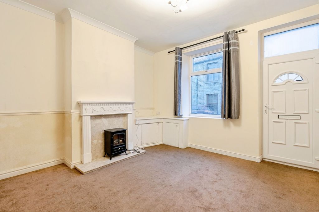 Property photo 2 of 17 Pbox-Img.Jpg