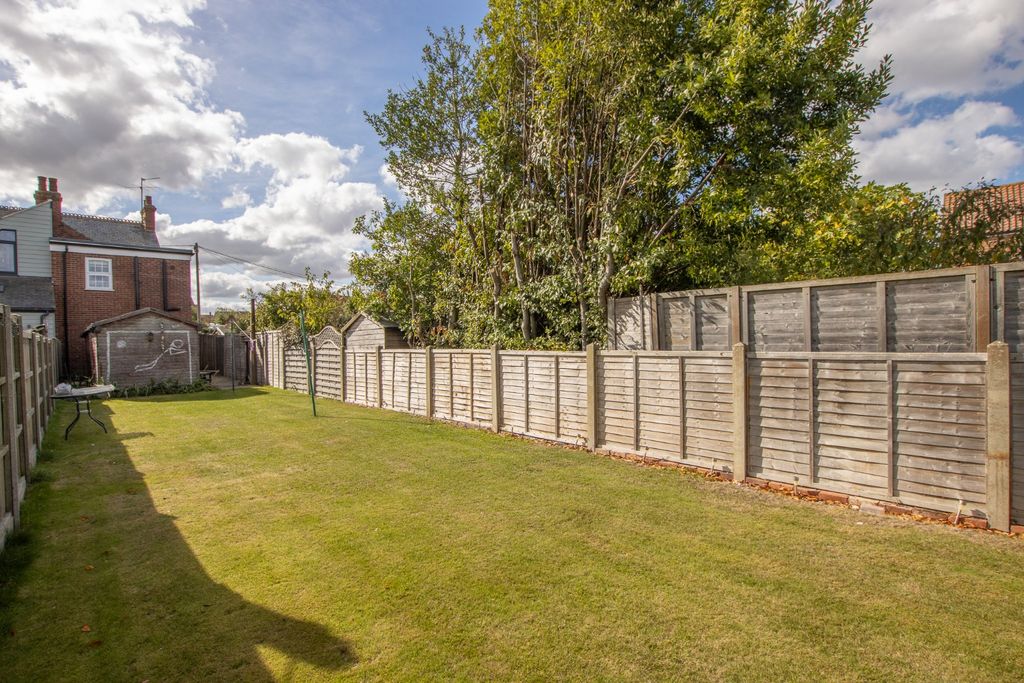 Property photo 2 of 28 4504055