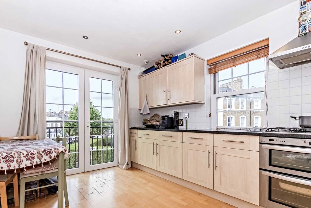 Property photo 3 of 5