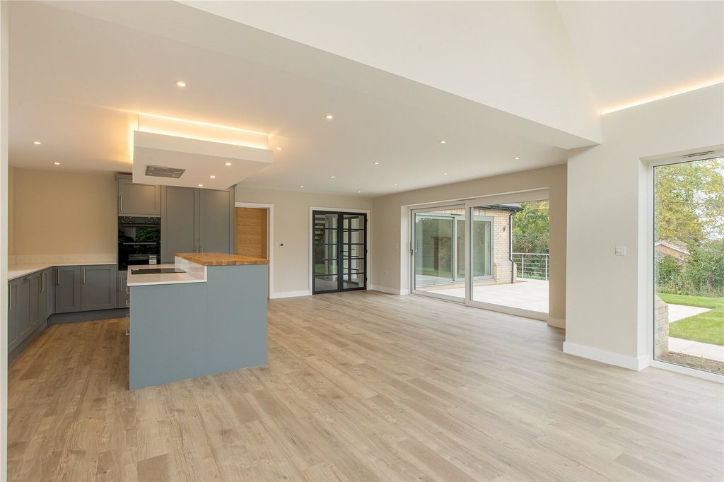 Property photo 2 of 17 Kitchen/Dining