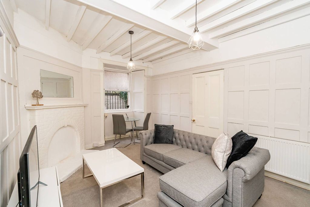 Property photo 3 of 21