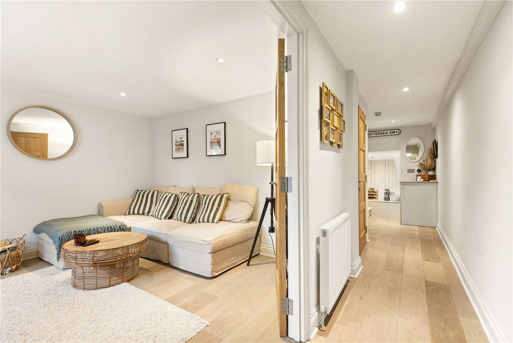 Property photo 3 of 13 Reception