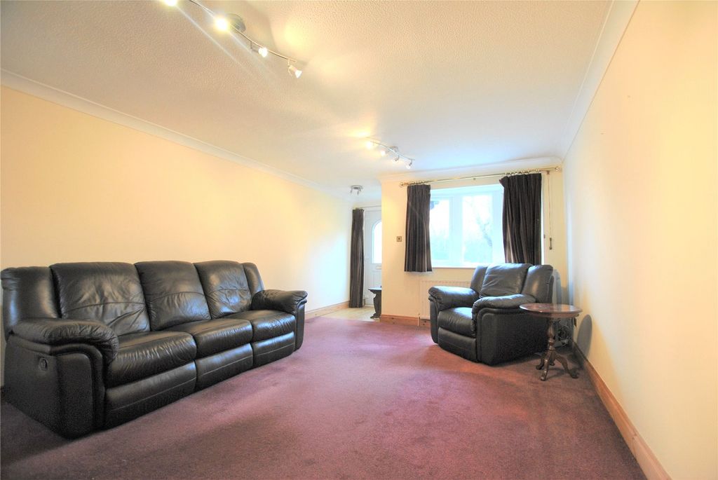 Property photo 2 of 8 Picture No. 11
