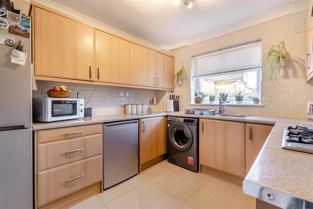 Property photo 3 of 18 8682876-Interior10.Jpg