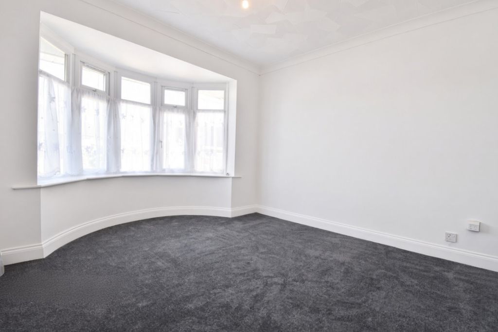 Property photo 2 of 10 Front Bedroom