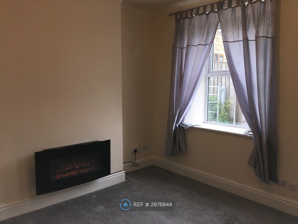 Property photo 3 of 18 Dining Room/Lounge