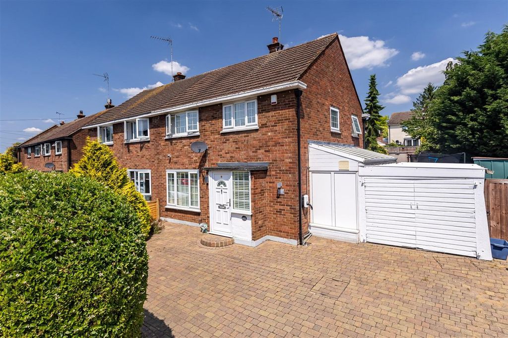 Property photo 1 of 27 102 Beaconsfield (26).Jpg