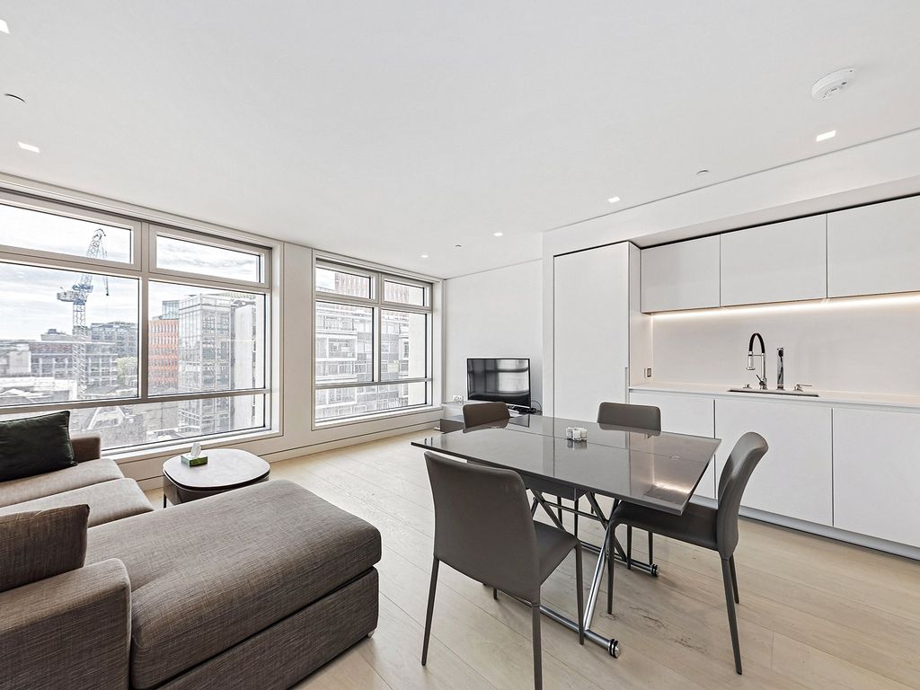 Property photo 1 of 11 Centre Point