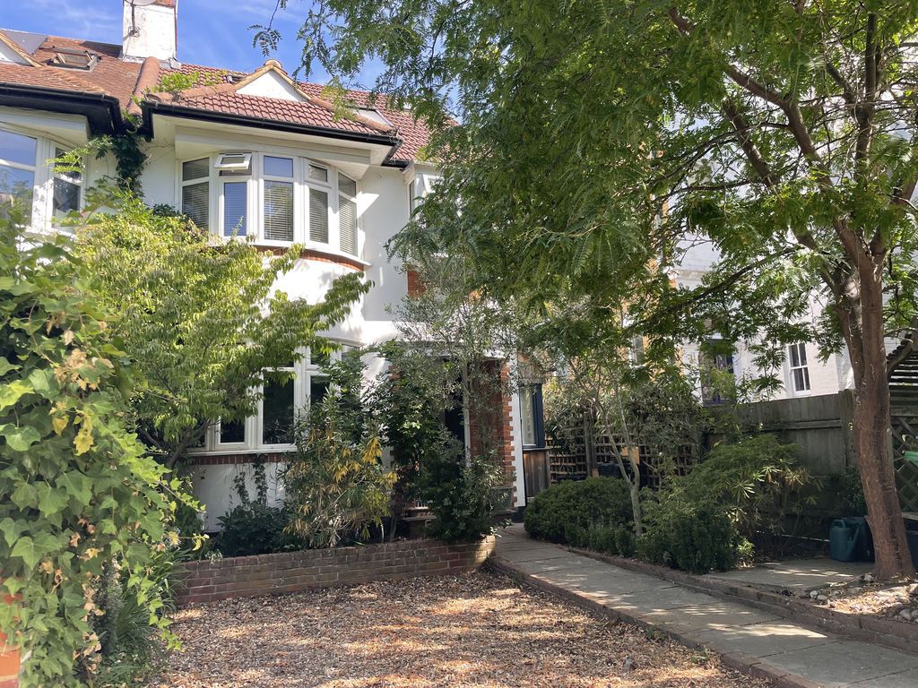 Property photo 1 of 18 Waldegrave Park, Strawberry Hill