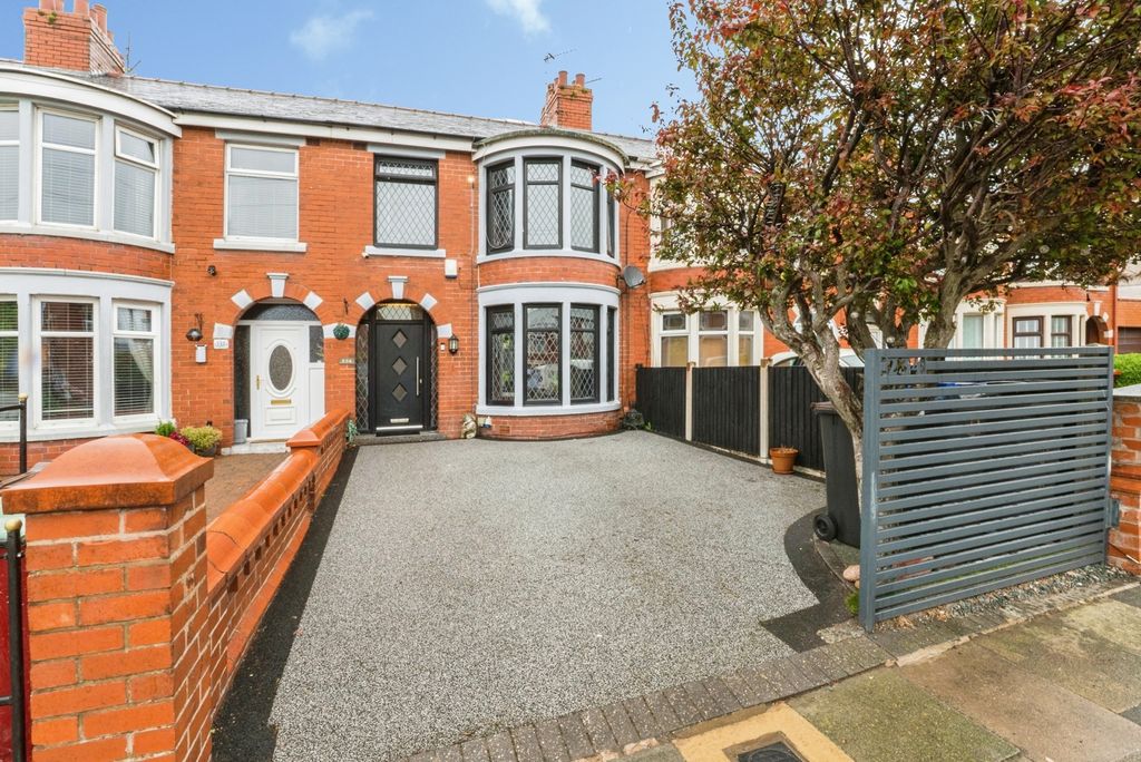Property photo 1 of 19 Pbox-Img.Jpg