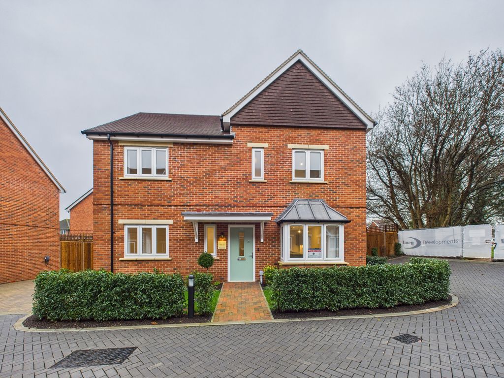 Property photo 1 of 13 Cam02119G0-Pr0504-Still024