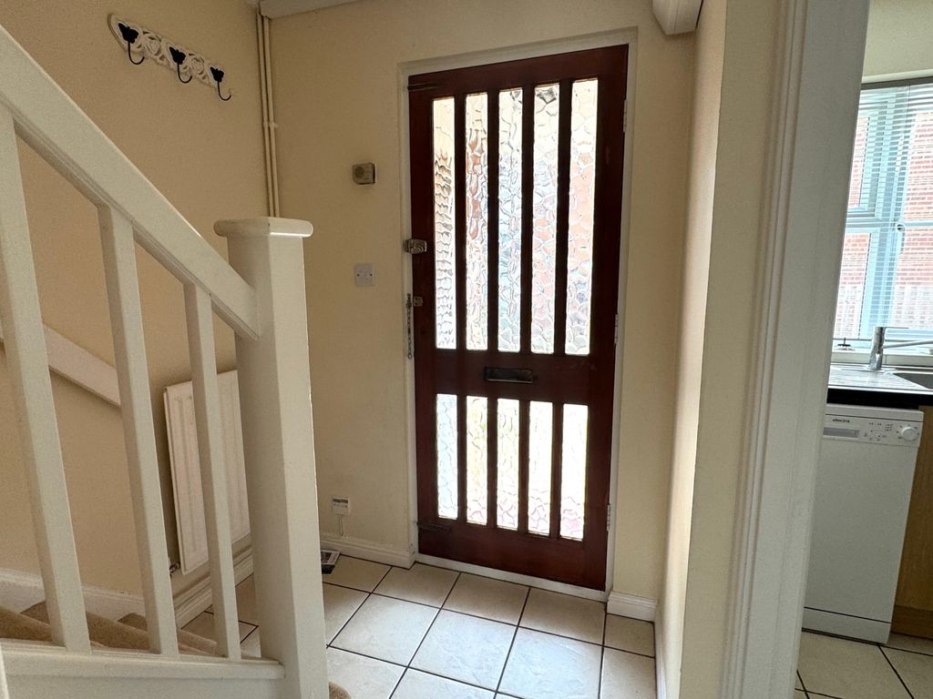 Property photo 2 of 8 Doorway