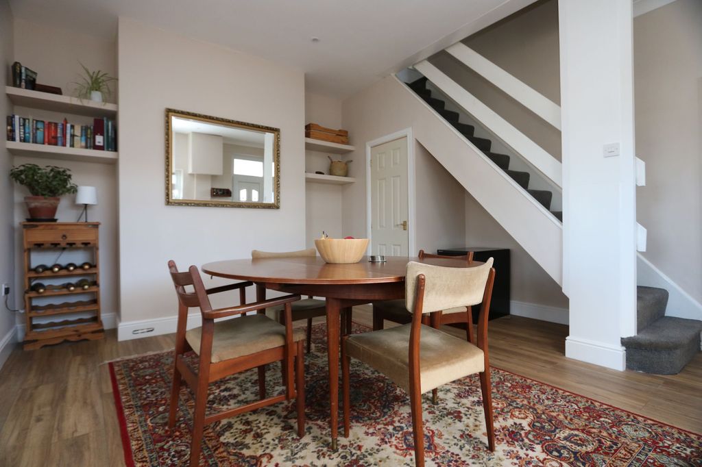 Property photo 2 of 21