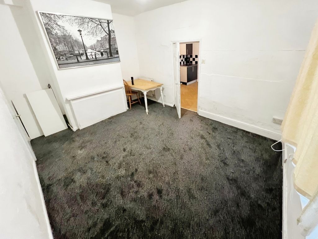 Property photo 2 of 12 Picture No. 07
