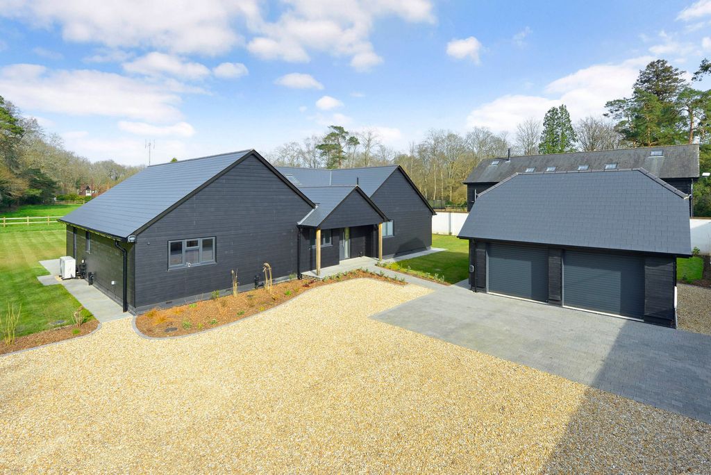 Property photo 1 of 29