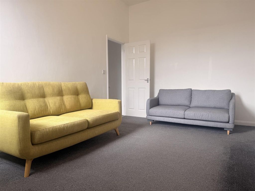 Property photo 1 of 3 Lounge.Jpg