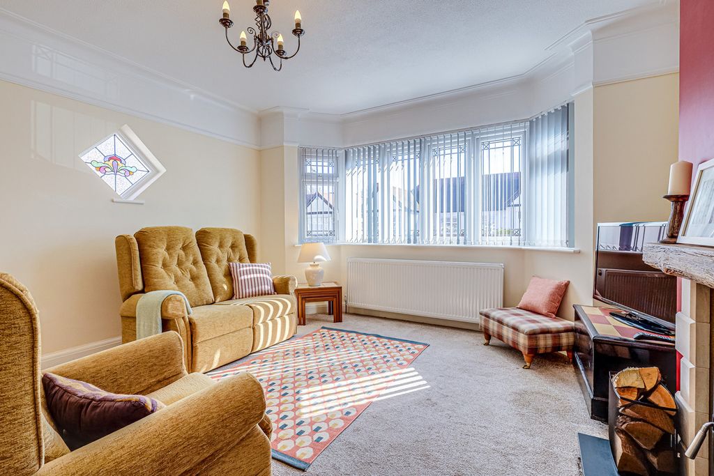 Property photo 3 of 27