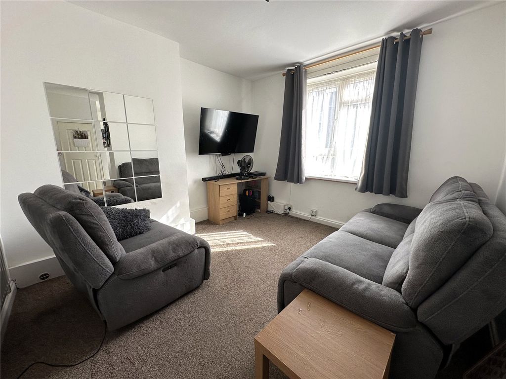 Property photo 2 of 11 Picture No. 13
